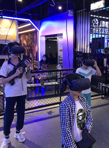 vr游戏设备一套多少钱？VR+乐园告诉你